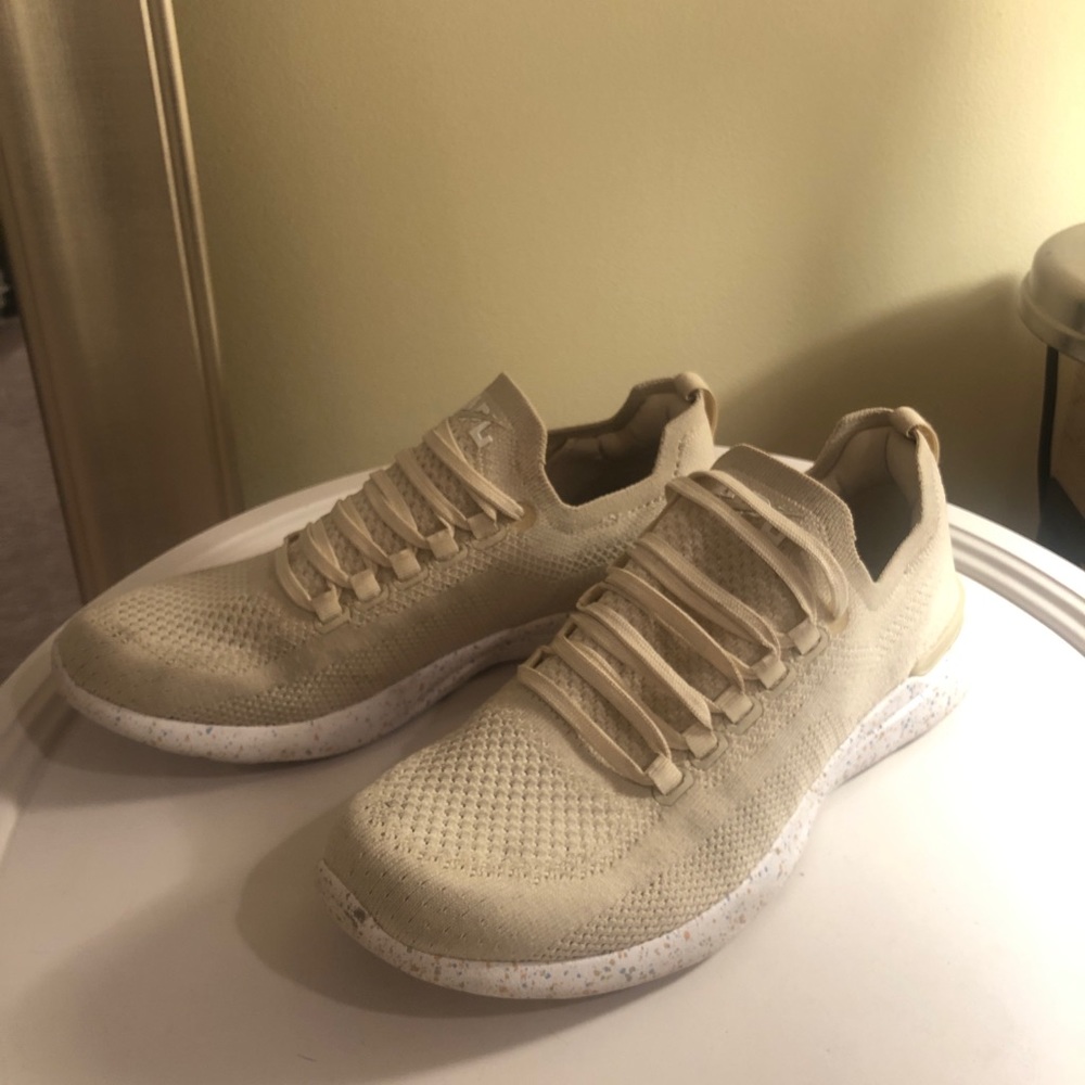 apl shoes